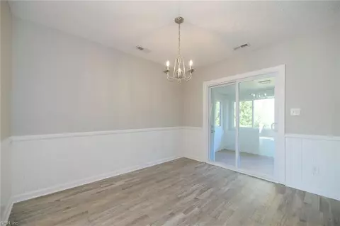 29 N Greenfield Ave, Hampton, VA 23666 photo 9