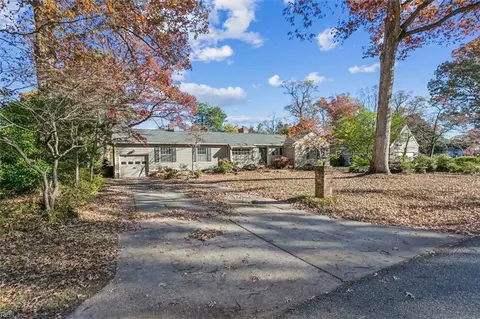 14 Downing Pl, Newport News, VA 23606