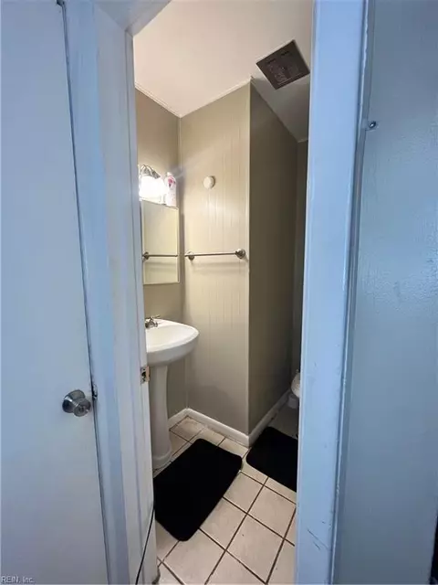 Bath - 515 Almond Ct, Hampton, VA 23669 photo 2 of 2
