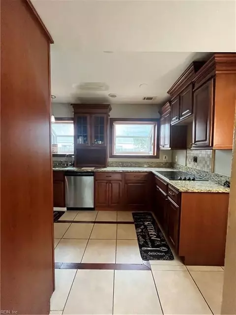 Kitchen - 515 Almond Ct, Hampton, VA 23669 photo 1 of 3