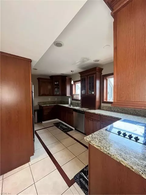 Kitchen - 515 Almond Ct, Hampton, VA 23669 photo 3 of 3
