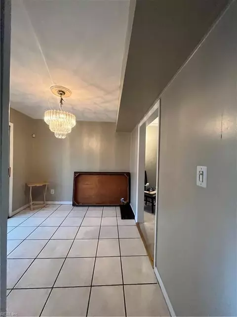 Entry Way - 515 Almond Ct, Hampton, VA 23669 photo 2 of 2