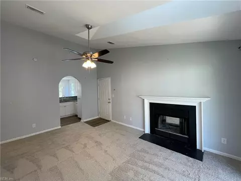 13 Inlandview Dr #B, Hampton, VA 23669 photo 4