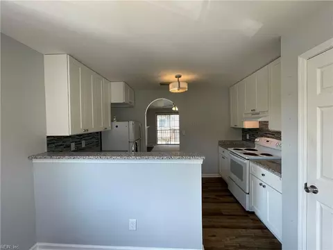13 Inlandview Dr #B, Hampton, VA 23669 photo 11
