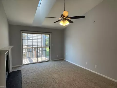 13 Inlandview Dr #B, Hampton, VA 23669 photo 2