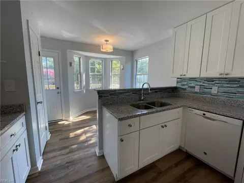13 Inlandview Dr #B, Hampton, VA 23669 photo 8