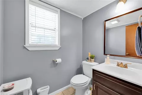 Bath - 913 Old Buckroe Rd, Hampton, VA 23663 photo 1 of 2