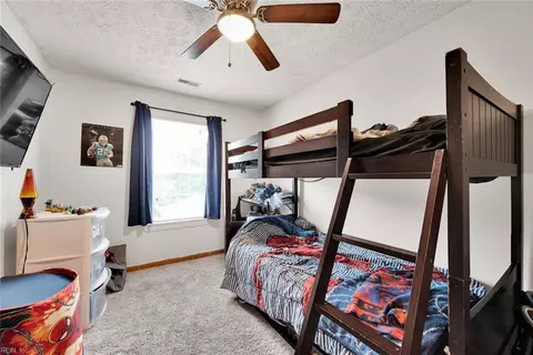 Bedroom - 913 Old Buckroe Rd, Hampton, VA 23663 photo 4 of 5