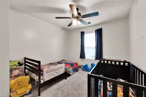 Bedroom - 913 Old Buckroe Rd, Hampton, VA 23663 photo 2 of 5