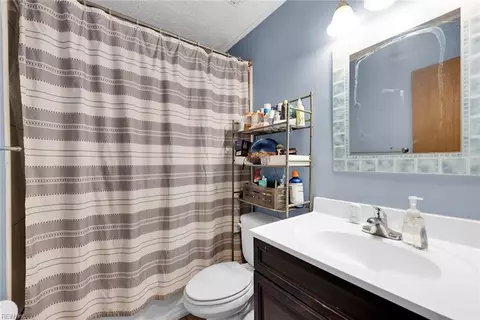 Bath - 913 Old Buckroe Rd, Hampton, VA 23663 photo 2 of 2