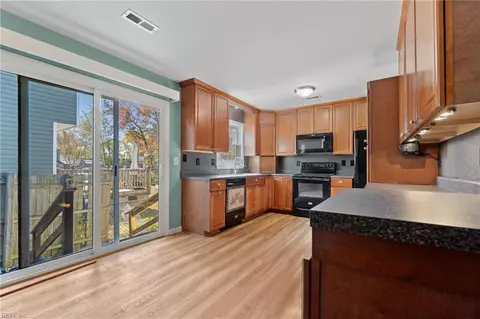 907 Laredo Ct, Hampton, VA 23669 photo 7