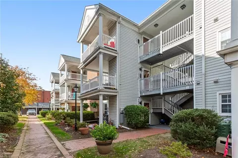 305 London St #3, Portsmouth, VA 23704