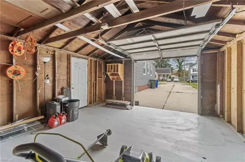 Entry Way - 6366 Dove St, Norfolk, VA 23513 photo 1 of 3