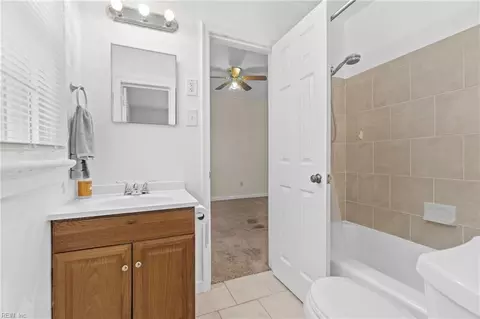 Bath - 6366 Dove St, Norfolk, VA 23513 photo 2 of 3