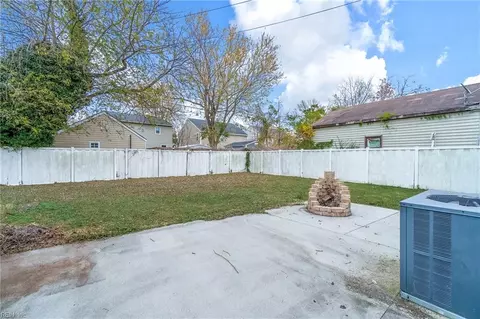 Exterior - 6366 Dove St, Norfolk, VA 23513 photo 5 of 8
