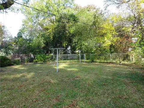 Exterior - 226 Locust Ave, Hampton, VA 23661 photo 9 of 9
