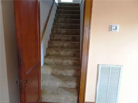 Entry Way - 226 Locust Ave, Hampton, VA 23661 photo 2 of 5