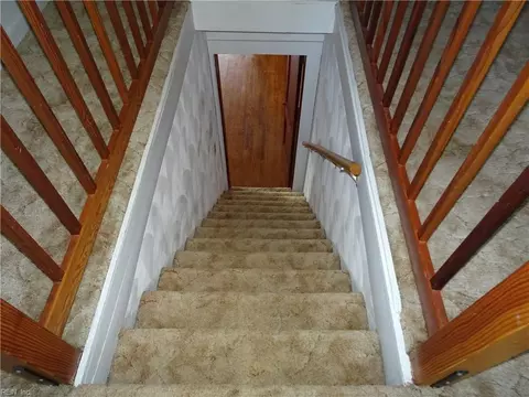 Entry Way - 226 Locust Ave, Hampton, VA 23661 photo 5 of 5