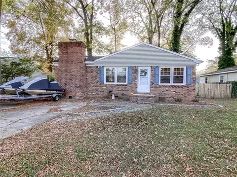 2109 Lockard Ave, Chesapeake, VA 23320