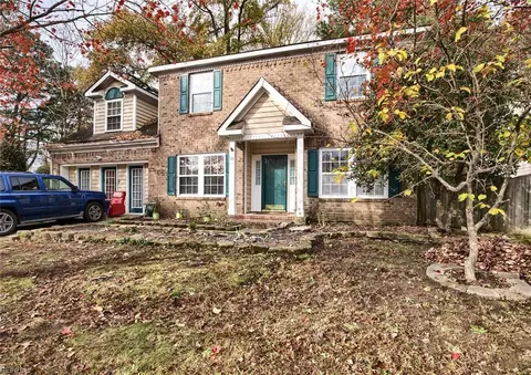 101 Robin Hood Dr, Yorktown, VA 23693