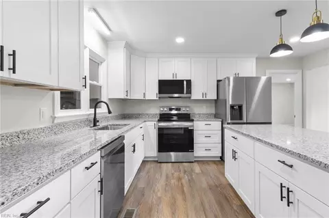 124 Roberts Ct, Suffolk, VA 23434
