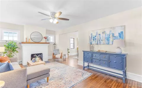 51 Pear Ave, Newport News, VA 23607