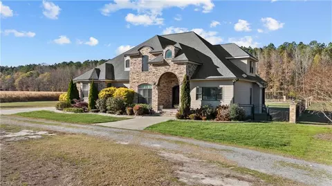 304 W Liberty Spring Rd, Suffolk, VA 23434