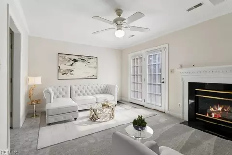 924 Lucas Creek Rd #4, Newport News, VA 23608