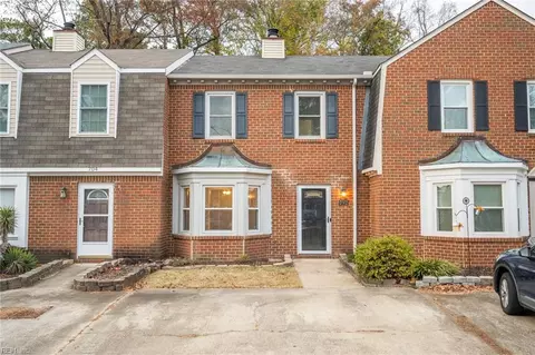 702 Basnight Ct, Chesapeake, VA 23322