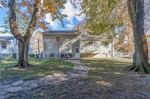 Exterior - 707 Arlington Ter, Hampton, VA 23666 photo 3 of 4