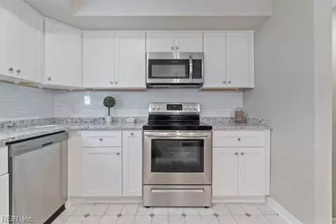 Kitchen - 707 Arlington Ter, Hampton, VA 23666 photo 4 of 4