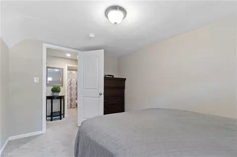 Bedroom - 707 Arlington Ter, Hampton, VA 23666 photo 2 of 4