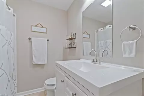 Bath - 707 Arlington Ter, Hampton, VA 23666 photo 2 of 2