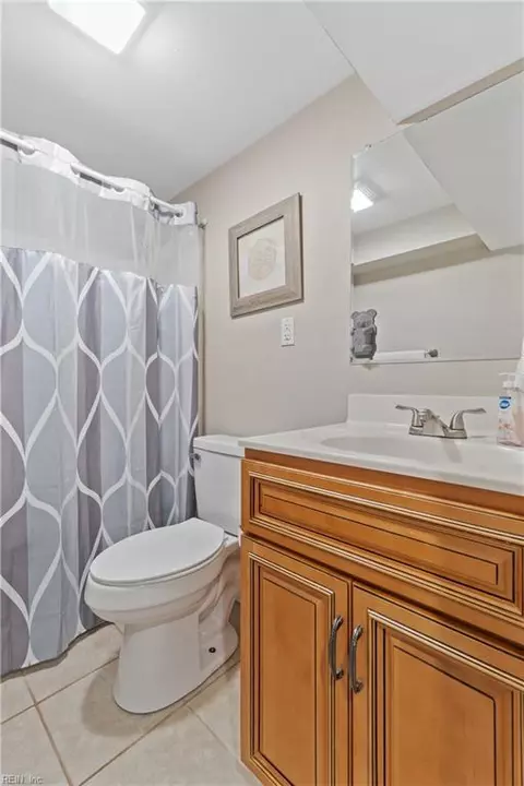 Bath - 707 Arlington Ter, Hampton, VA 23666 photo 1 of 2