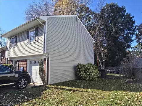 Exterior - 707 Arlington Ter, Hampton, VA 23666 photo 4 of 4