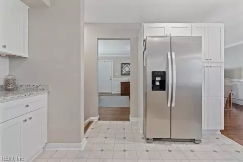 Entry Way - 707 Arlington Ter, Hampton, VA 23666 photo 2 of 4