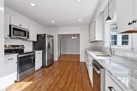 1604 Briarfield Rd, Hampton, VA 23661 photo 2