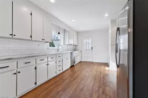 1604 Briarfield Rd, Hampton, VA 23661 photo 5