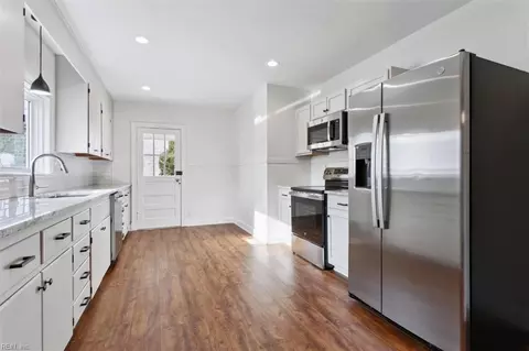 1604 Briarfield Rd, Hampton, VA 23661 photo 3