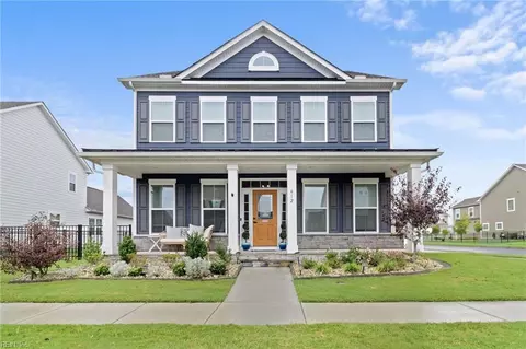 612 Horse Camp Ln, Chesapeake, VA 23323