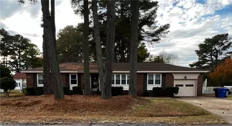 4216 Burnham Dr, Portsmouth, VA 23703
