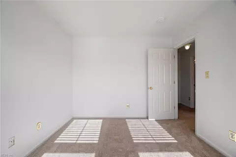 Bedroom - 4 Parliament Ct, Hampton, VA 23669 photo 3 of 6