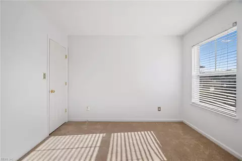 Bedroom - 4 Parliament Ct, Hampton, VA 23669 photo 2 of 6
