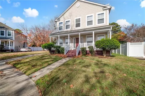 4 Parliament Ct, Hampton, VA 23669