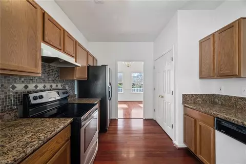 Kitchen - 4 Parliament Ct, Hampton, VA 23669 photo 2 of 3