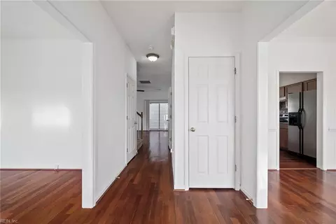 Entry Way - 4 Parliament Ct, Hampton, VA 23669 photo 1 of 3