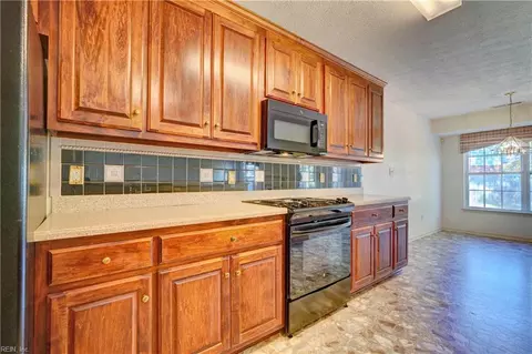 6 Troy Cir, Hampton, VA 23666 photo 20