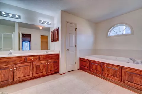 6 Troy Cir, Hampton, VA 23666 photo 25