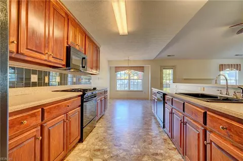 6 Troy Cir, Hampton, VA 23666 photo 19