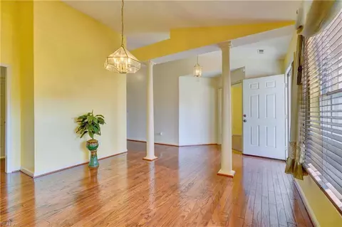 6 Troy Cir, Hampton, VA 23666 photo 9